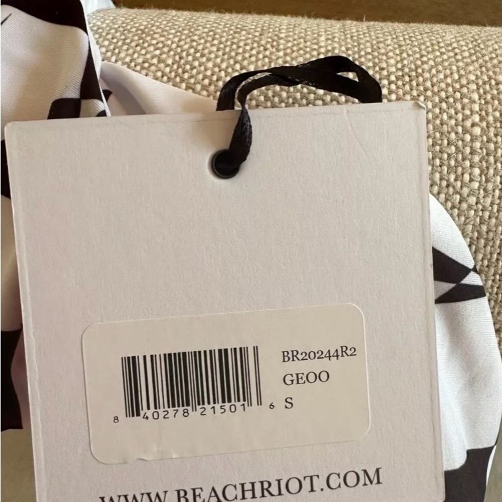 NWT womens Small Beach Riot Kirsten one piece black and white cutout swimsuit - Picture 9 of 9